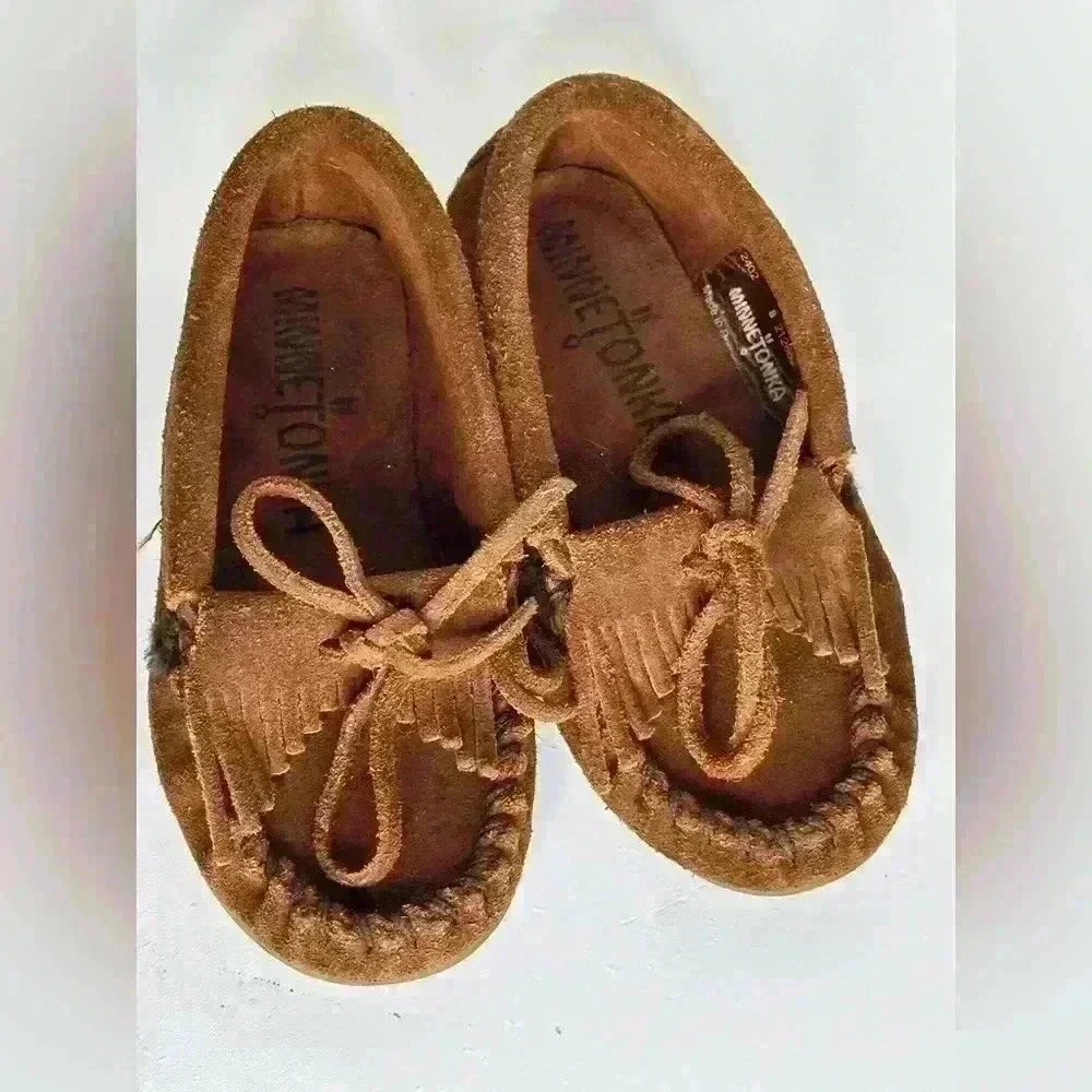 Minnetonka Kilty Hard Sole (SH39)